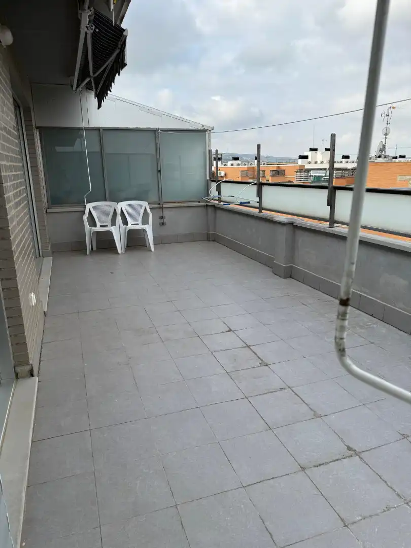 Terrasse von Dachboden zur Miete in Cuarte de Huerva mit Klimaanlage, Heizung und Parkett