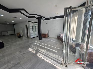 Local comercial en venta en Poniente-Sur