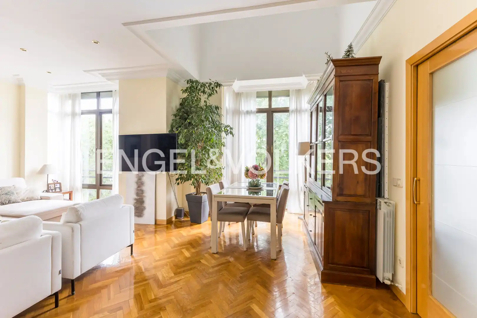 Sala d'estar de Àtic en venda en Madrid amb Aire condicionat, Calefacció i Jardí privat