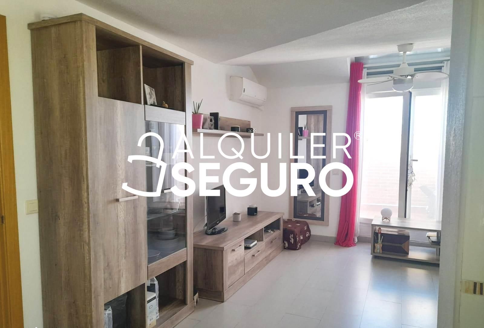 Attic to rent in Gustavo Adolfo Bécquer, Camarena