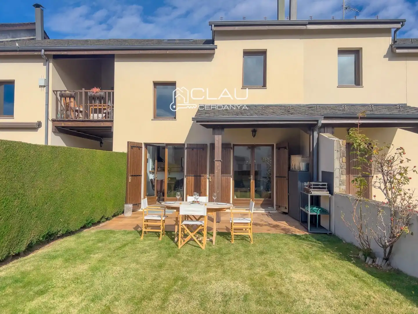 Terrace of Detached homes for rent in Osséja  with Heating, Private garden and Parquet flooring