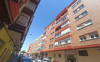 Exterior view of Flat for sale in Valladolid Capital  with Terrace and Balcony