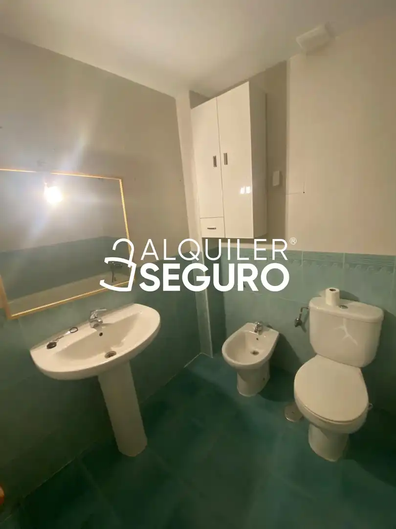 Badezimmer von Wohnung zur Miete in Guadalajara mit Klimaanlage, Heizung und Schwimmbad