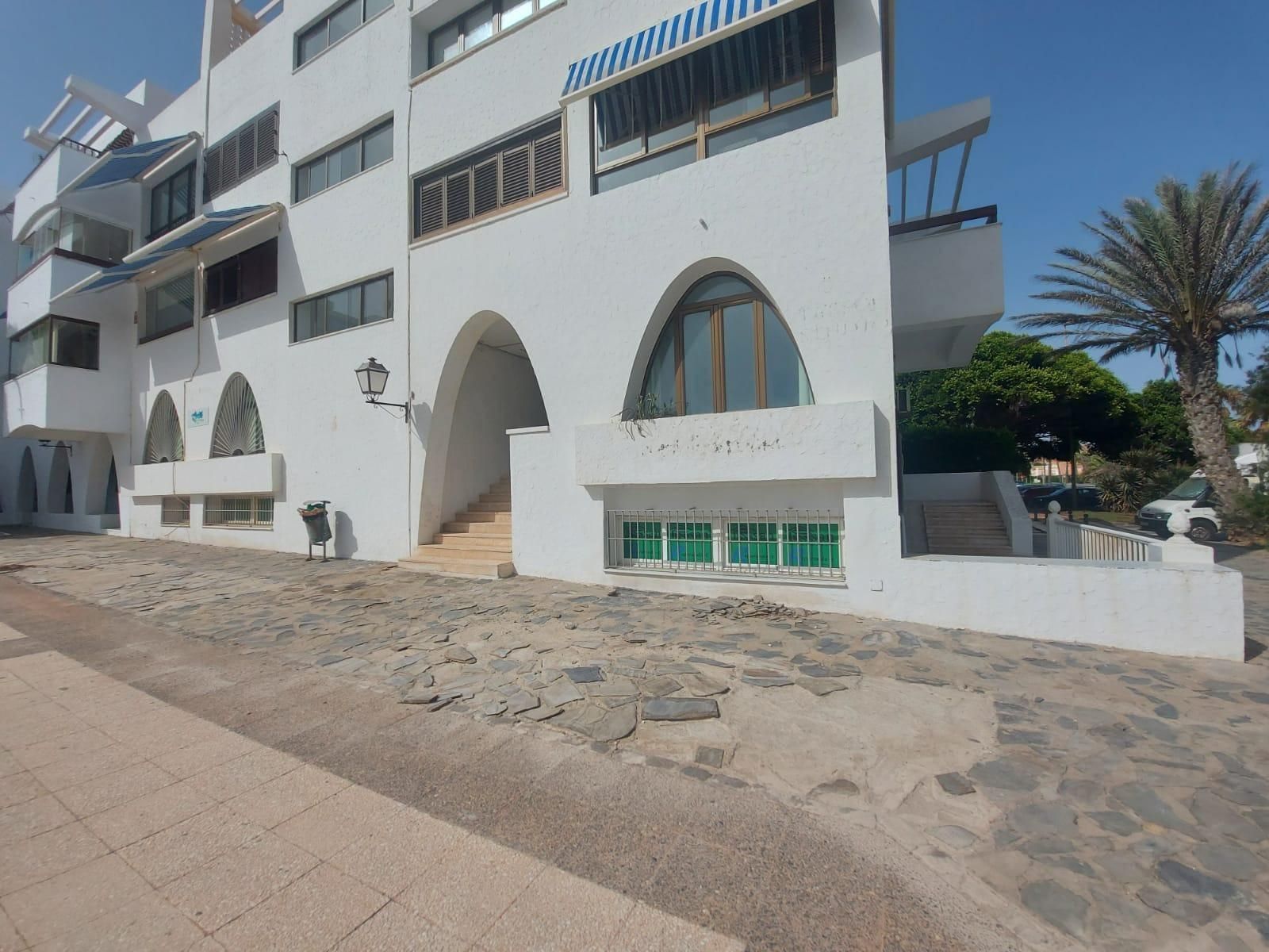 Premises to rent in Almerimar