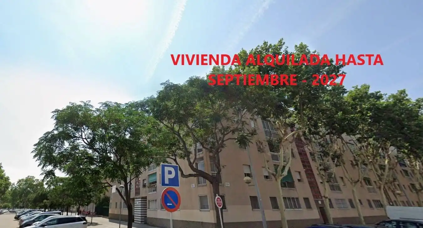 Vista exterior de Pis en venda en El Prat de Llobregat amb Parquet i Balcó