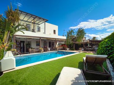 Villa in vendita a Carmençó