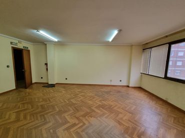 Büro mit Aufzug zur Miete in Centro