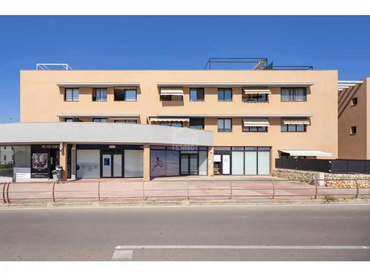 Vista exterior de Apartamento en venta en Es Castell con Terraza