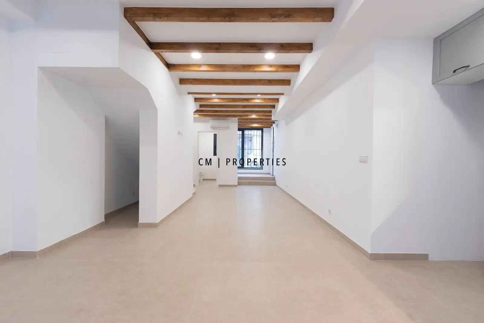 Flat for sale in Valencia  with Air Conditioner, Heating and Swimming Pool