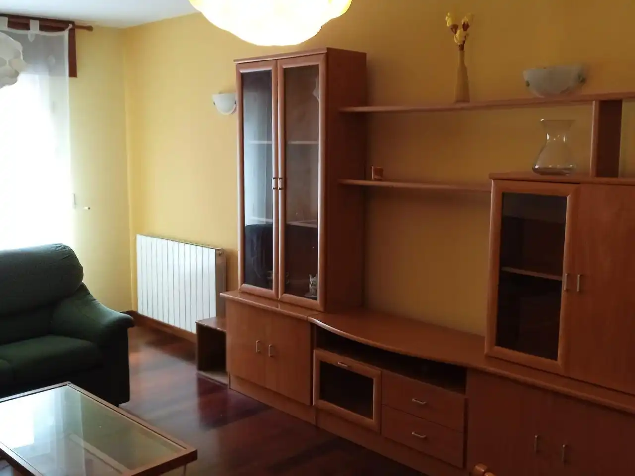 Sala de estar de Planta baja en venta en Santiago de Compostela  con Calefacción, Trastero y Amueblado