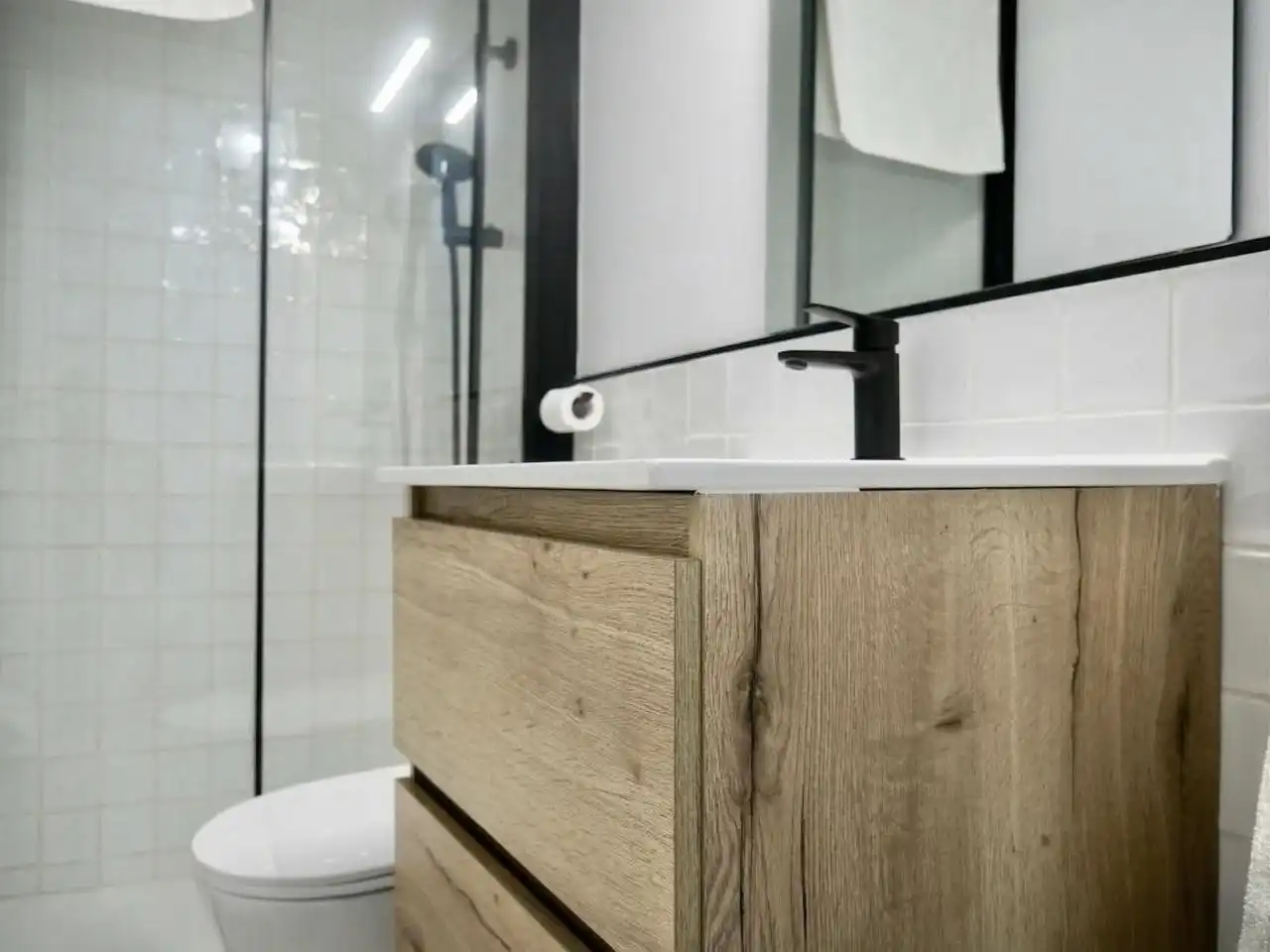 Baño de Piso de alquiler en Sevilla con Aire acondicionado, Calefacción y Terraza