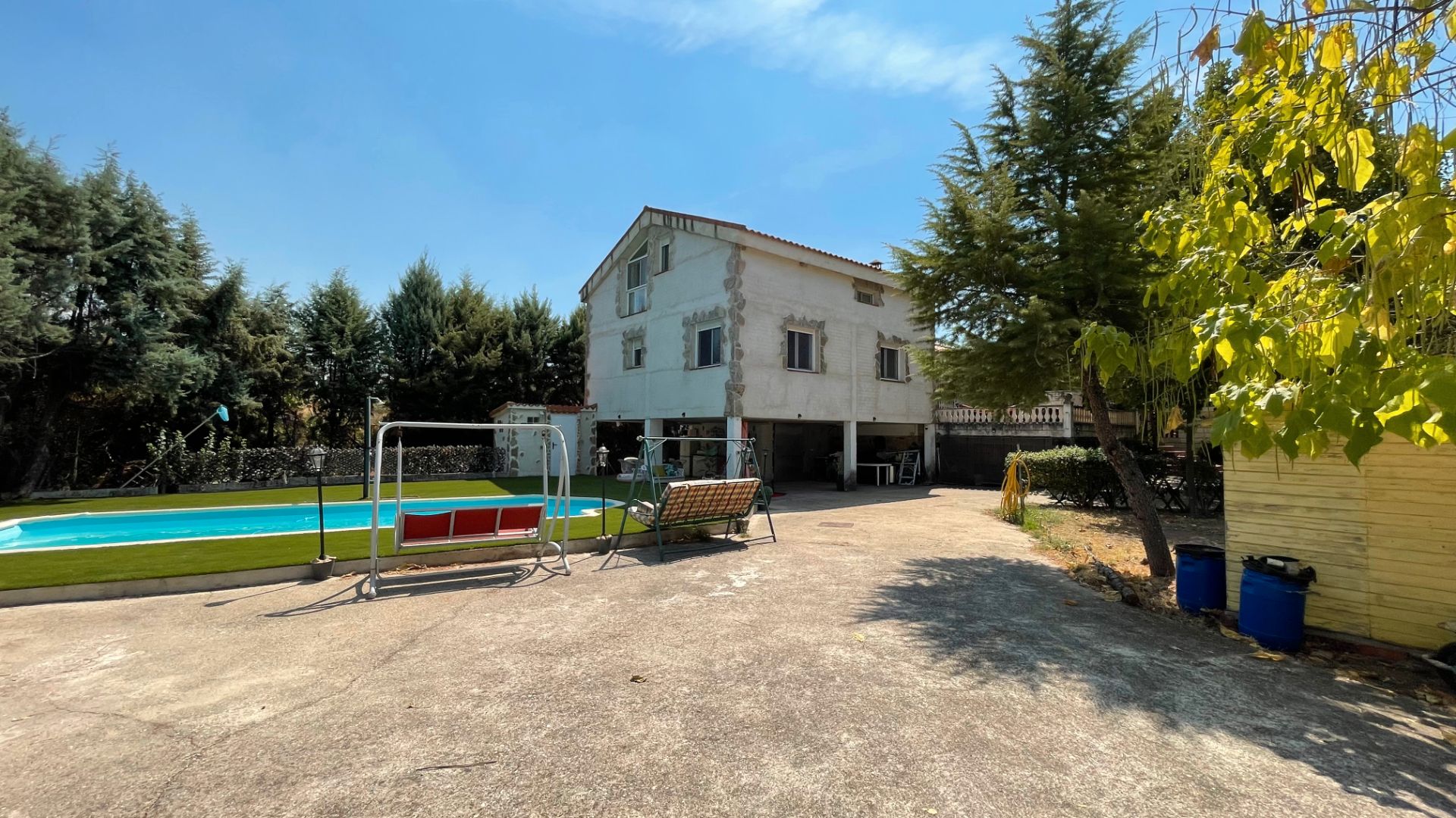 Exterior view of House or chalet for sale in Parrillas  with Air Conditioner, Heating and Private garden