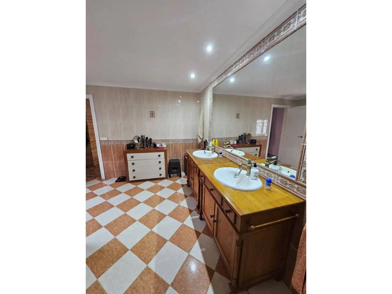 Bany de Casa o xalet en venda en Alicante / Alacant amb Aire condicionat, Calefacció i Jardí privat