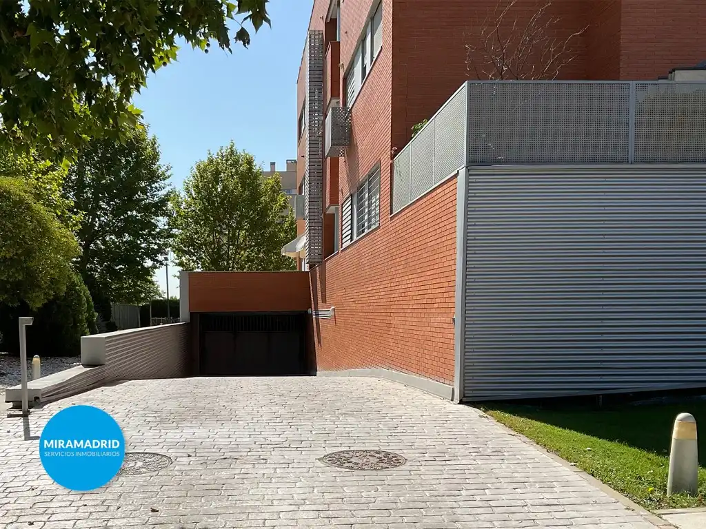 Exterior view of Garage for sale in Paracuellos de Jarama