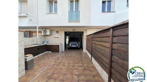 Foto 5 de Casa adosada en venta en Puigmal - Mas Nou, Empuriabrava