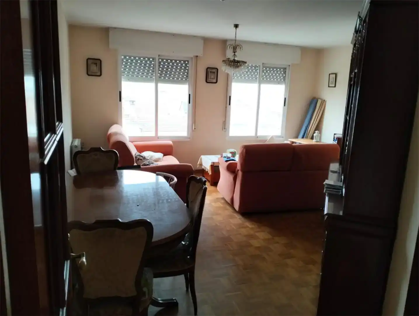 Sala d'estar de Pis en venda en Ponferrada amb Parquet, Moblat i Balcó
