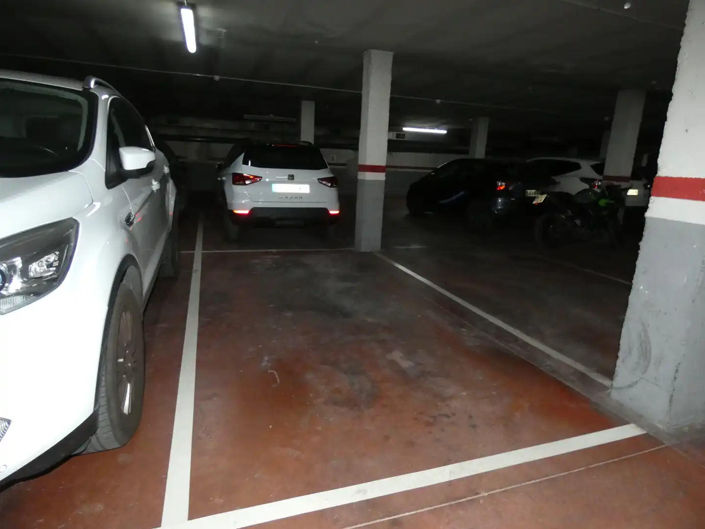 Aparcament de Garatge en venda en Cornellà de Llobregat amb Alarma
