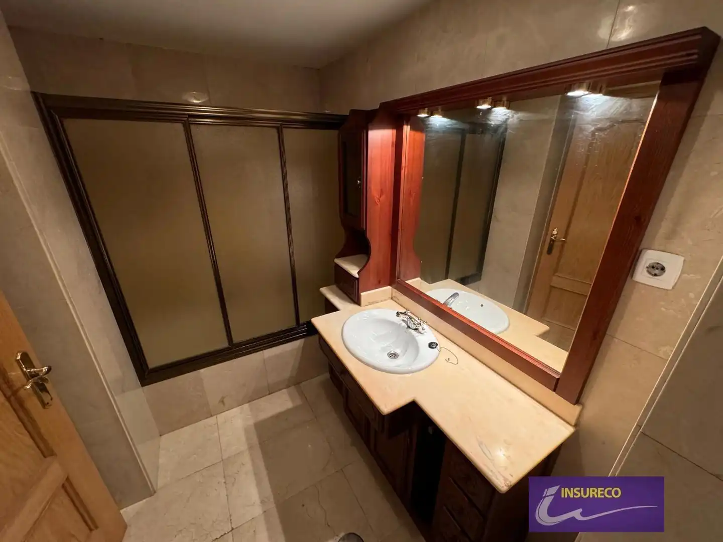Baño de Dúplex en venta en León Capital  con Calefacción, Terraza y Trastero