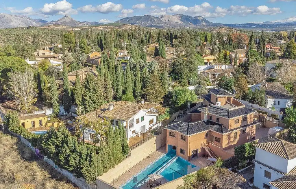 Vista exterior de Casa o chalet en venta en Albolote con Terraza, Trastero y Piscina