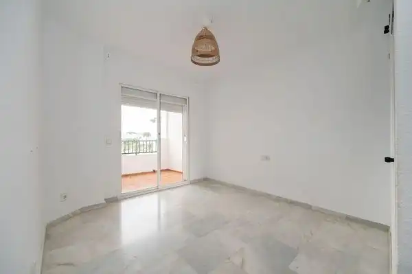 Dúplex amb piscina en venda a Calle Jose Orbaneja De Calahonda, imagen 6
