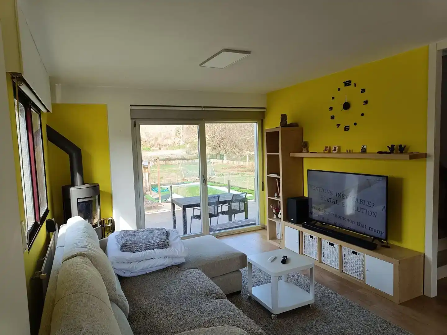 Sala d'estar de Casa o xalet en venda en Abegondo amb Piscina i Balcó