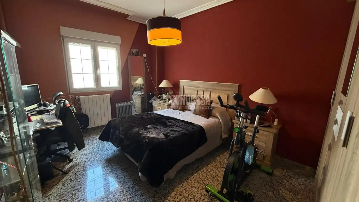 Dormitori de Pis en venda en Jaén amb Aire condicionat i Calefacció