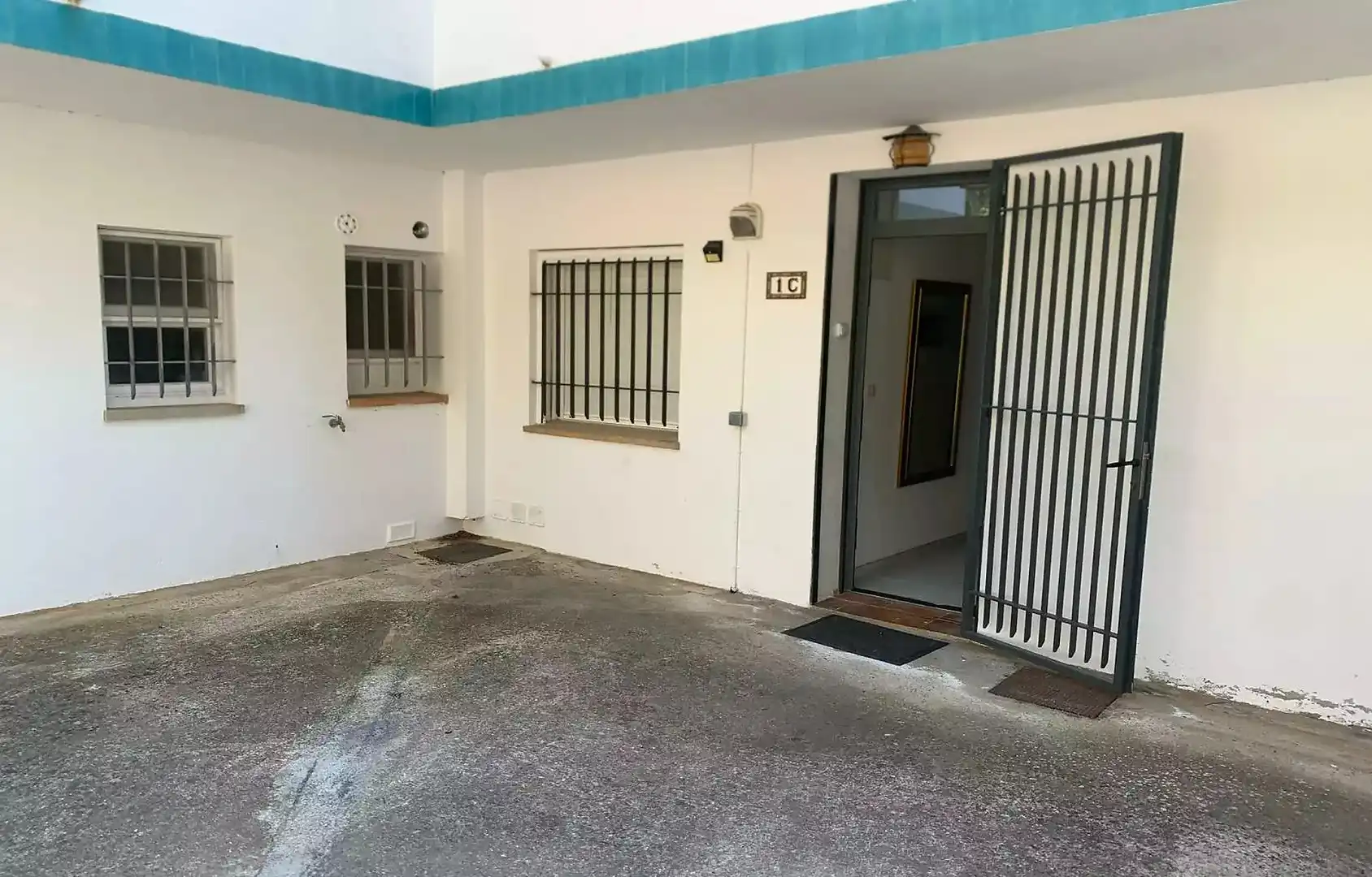 Außenansicht von Wohnung zum Verkauf in Roses mit Klimaanlage, Heizung und Terrasse