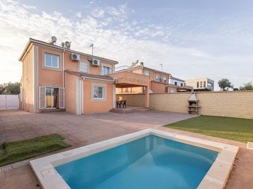 Chalet con piscina en venta en Calle Calle Venus