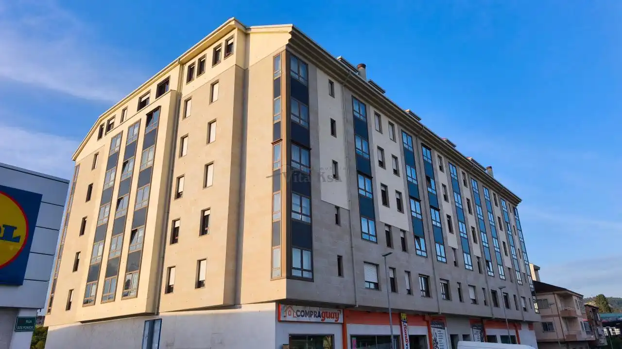 Vista exterior de Apartamento en venta en Barbadás con Calefacción, Parquet y Amueblado