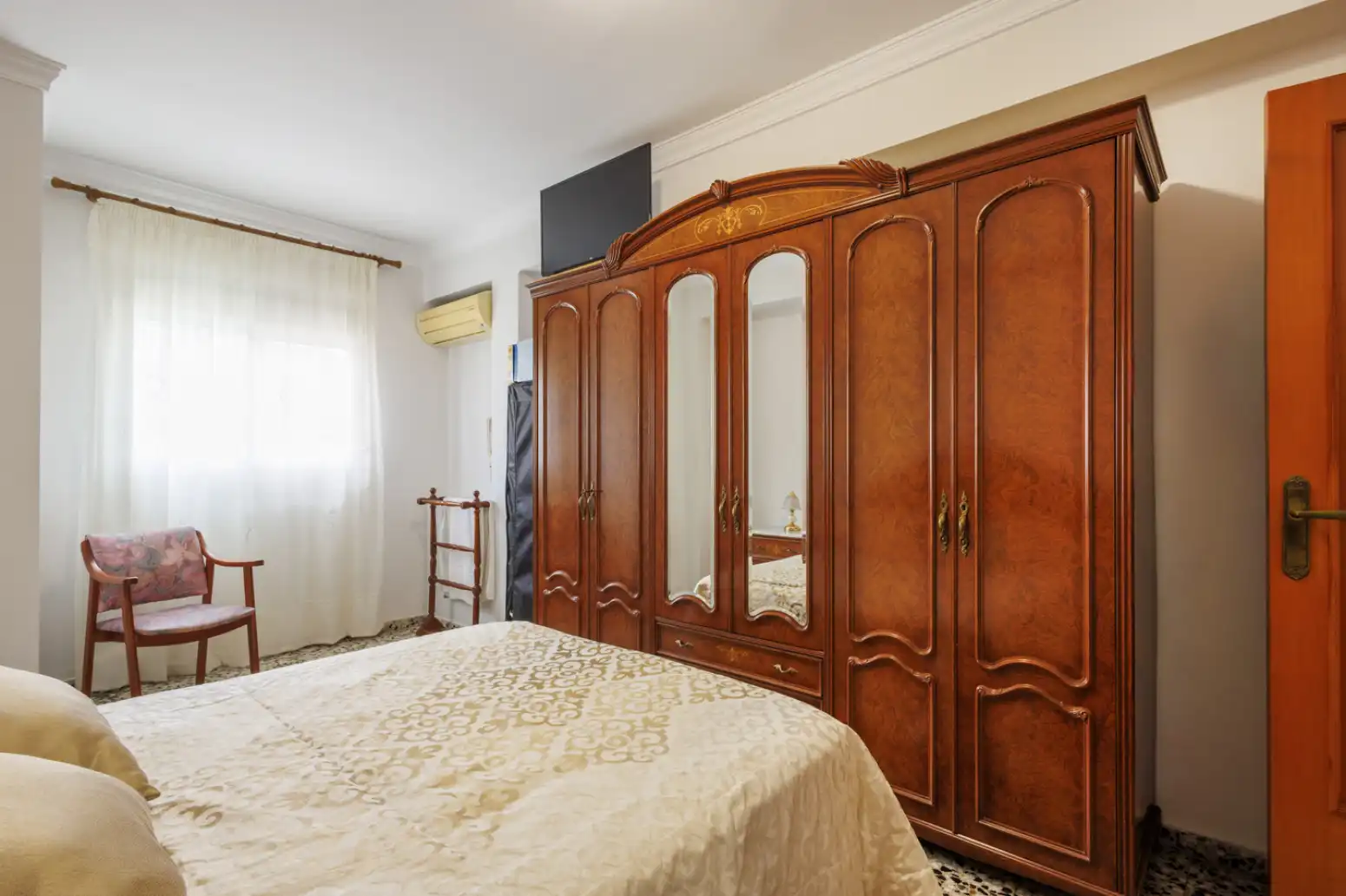 Schlafzimmer von Einfamilien-Reihenhaus zum Verkauf in Carlet mit Terrasse und Balkon
