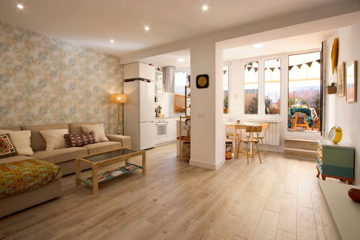 Living room of Flat to rent in  Logroño  with Air Conditioner, Furnished and TV