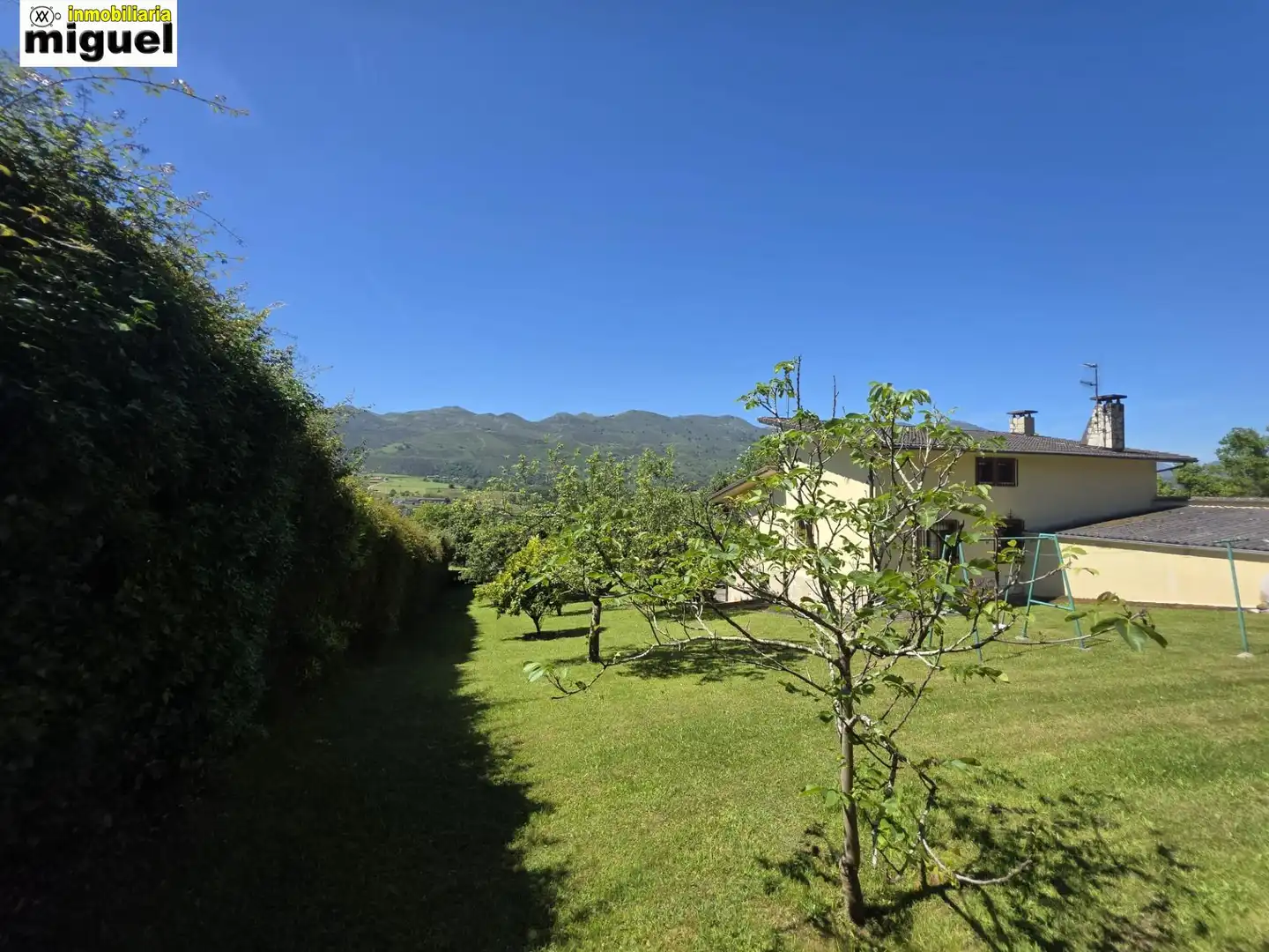 Jardí de Casa o xalet en venda en Llanes amb Calefacció, Jardí privat i Terrassa