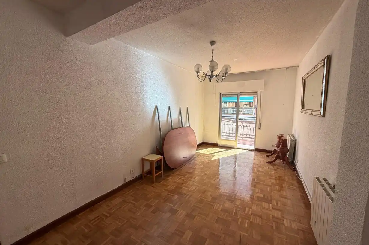 Sala d'estar de Pis en venda en Madrid amb Calefacció, Terrassa i Forn
