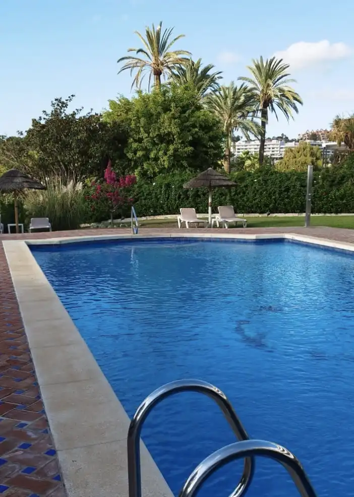 Schwimmbecken von Wohnung zur Miete in Marbella mit Klimaanlage, Heizung und Terrasse