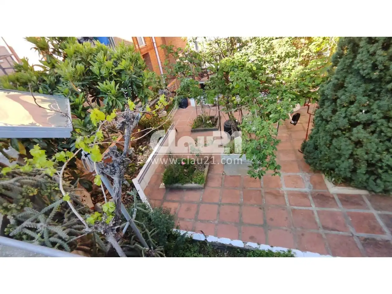 Pis amb jardí de lloguer a Calle Confederació, imagen 4
