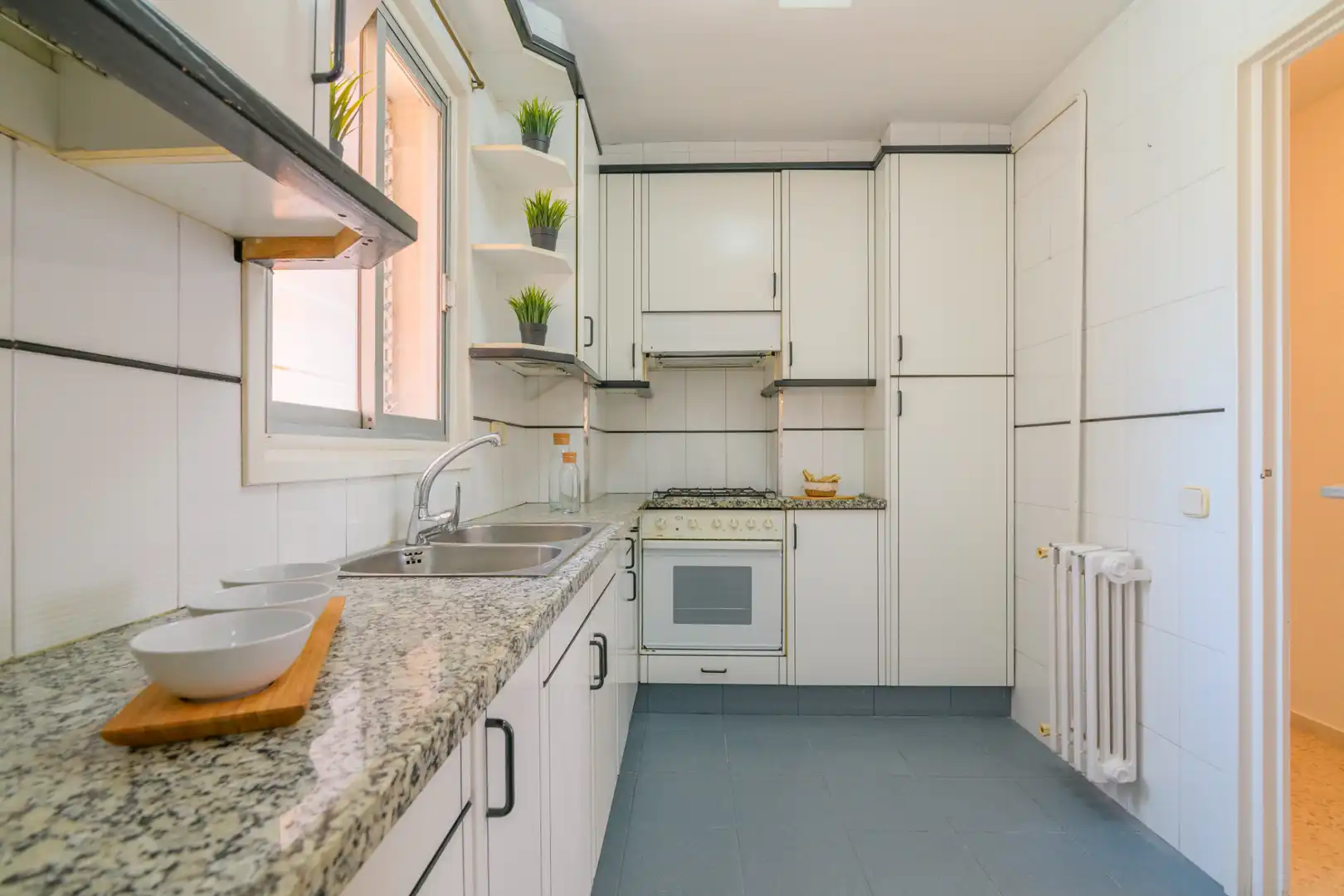 Kitchen of Flat for sale in Manresa  with Heating, Terrace and Oven