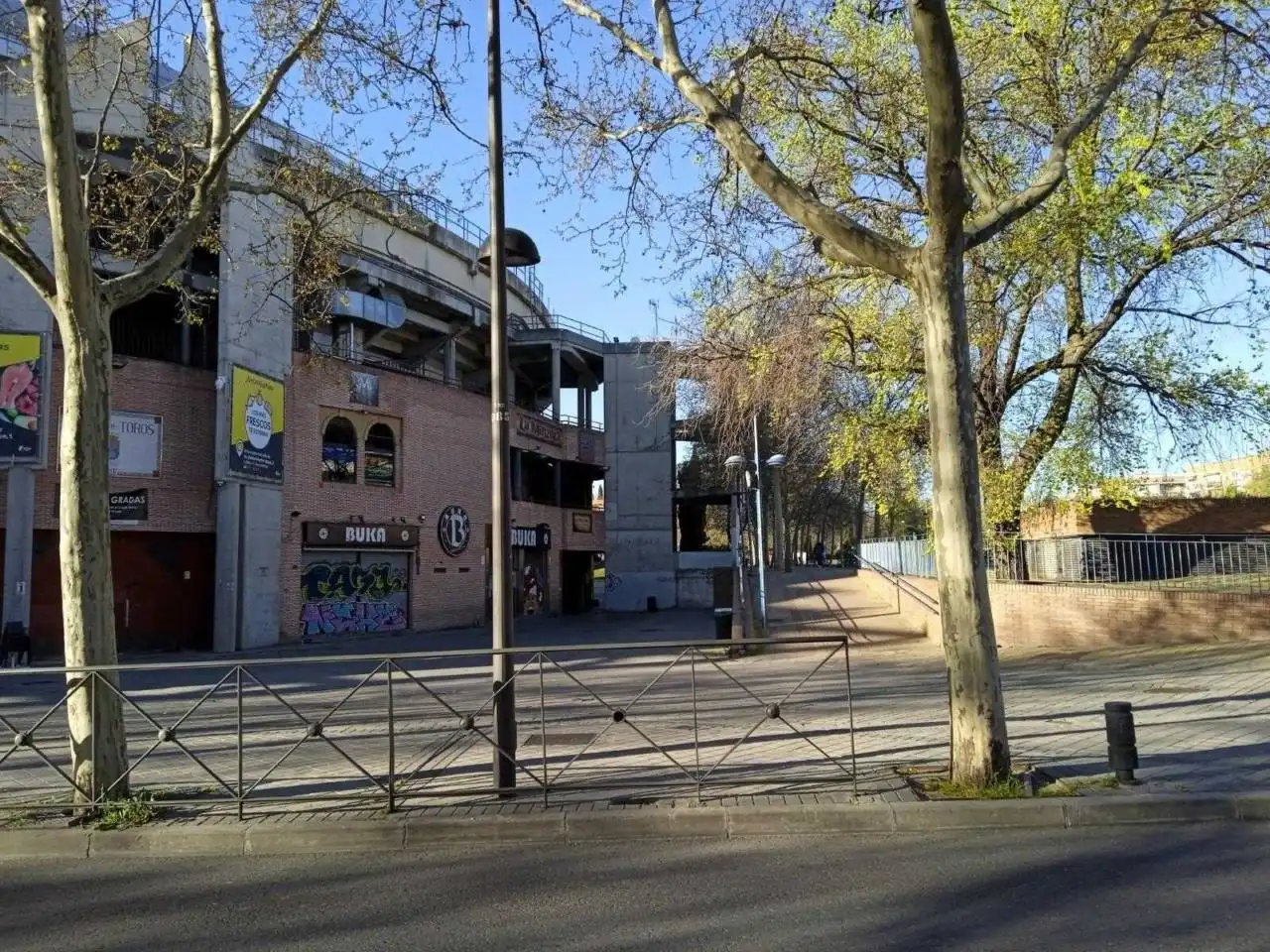 Exterior view of Commercial properties for sale in Leganés