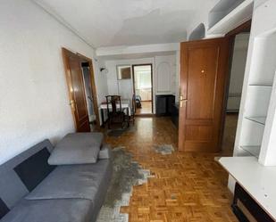 Sala d'estar de Pis en venda en  Madrid Capital