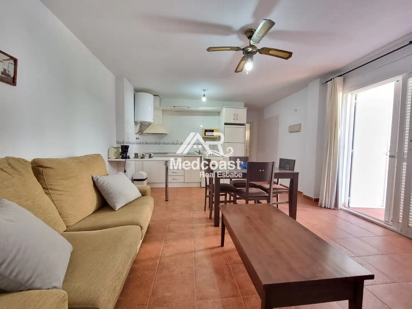 Sala de estar de Piso de alquiler en Vera con Terraza, Piscina y Amueblado