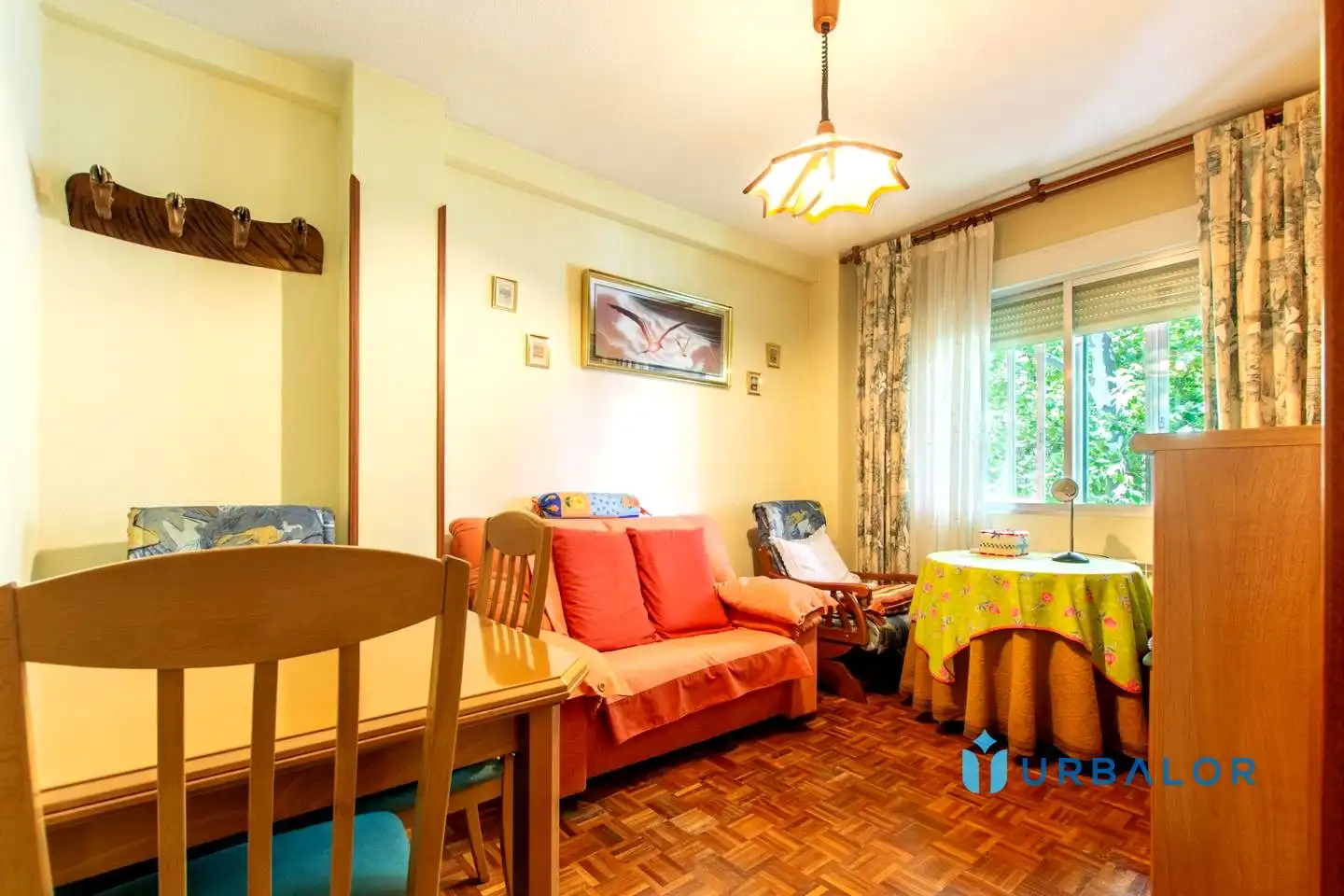 Living room of Flat for sale in Alcorcón  with Air Conditioner, Heating and Parquet flooring