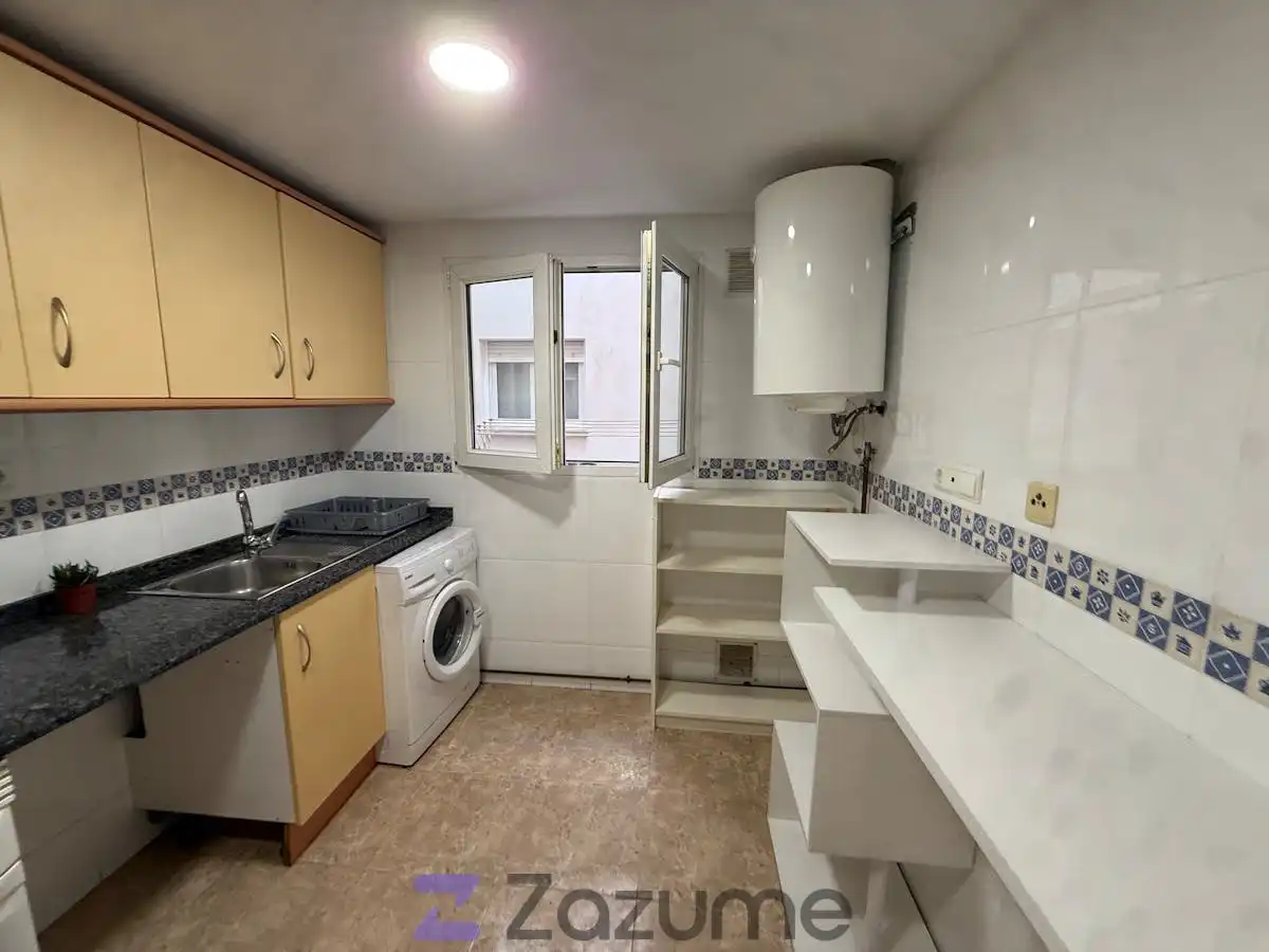 Küche von Wohnung zur Miete in Alicante / Alacant mit Klimaanlage, Heizung und Abstellraum