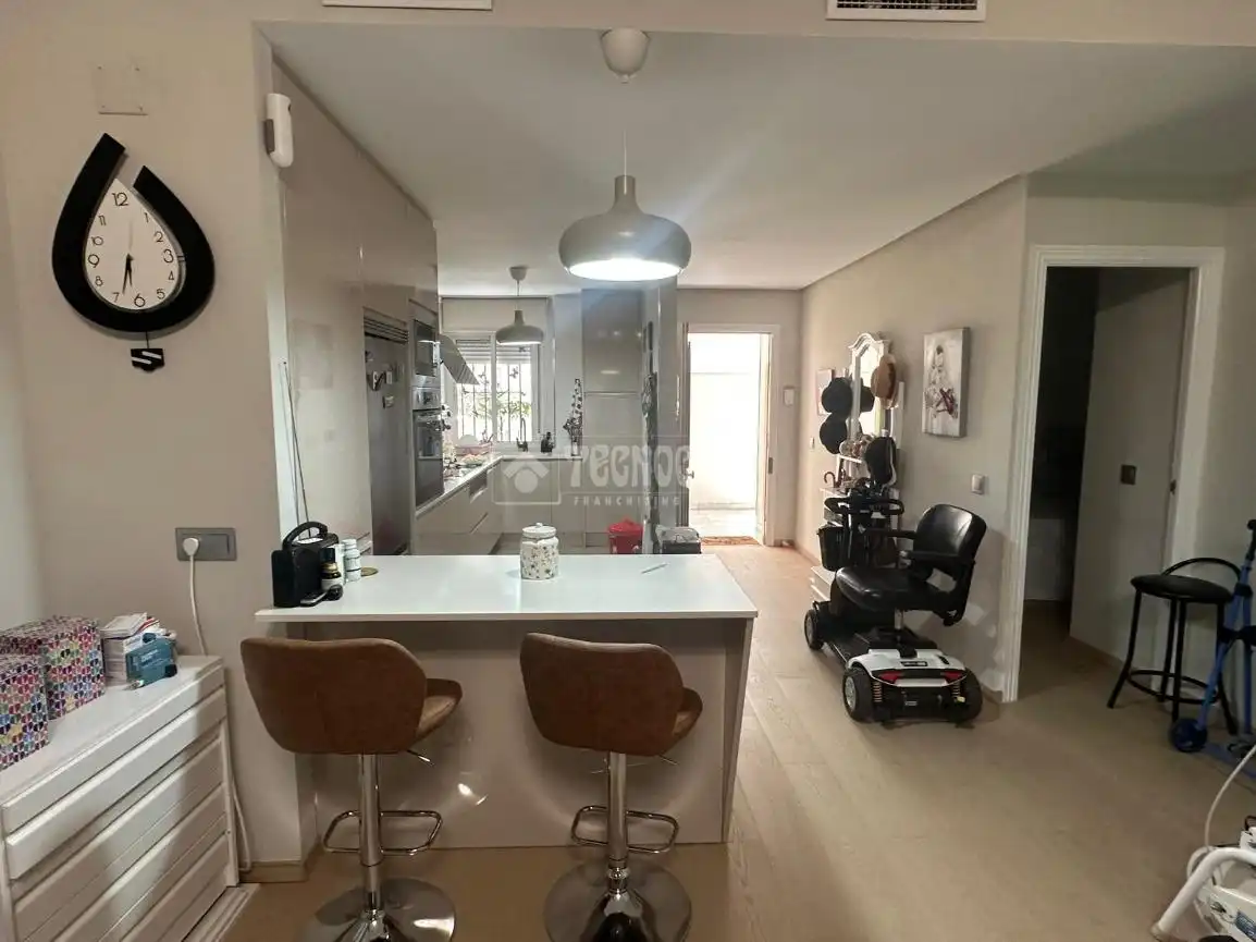 Kitchen of Flat for sale in Sevilla  with Air Conditioner, Heating and Furnished
