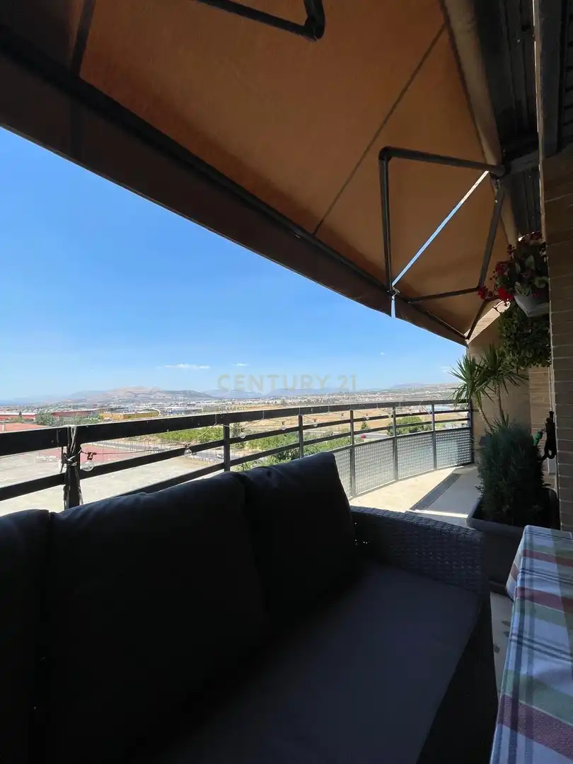 Terrassa de Apartament en venda en Granada amb Aire condicionat, Traster i Piscina