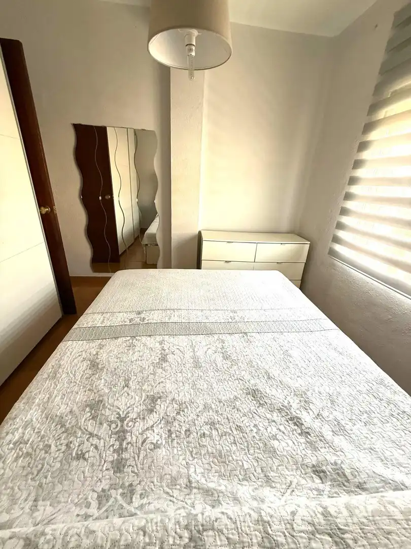 Habitación de Piso en venta en Málaga con Terraza, Amueblado y Balcón