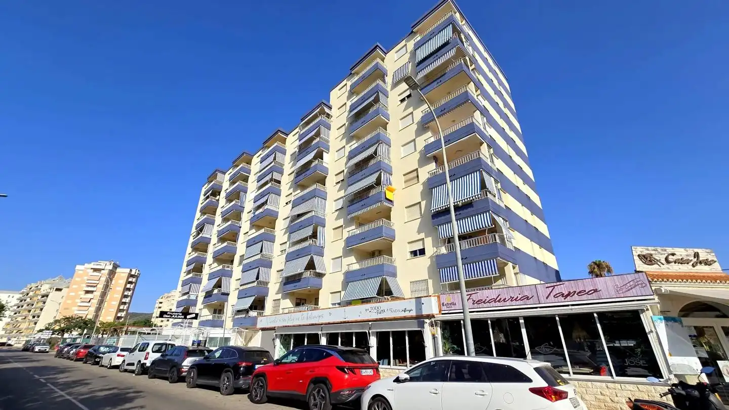 Vista exterior de Apartamento en venta en Gandia con Aire acondicionado, Terraza y Amueblado