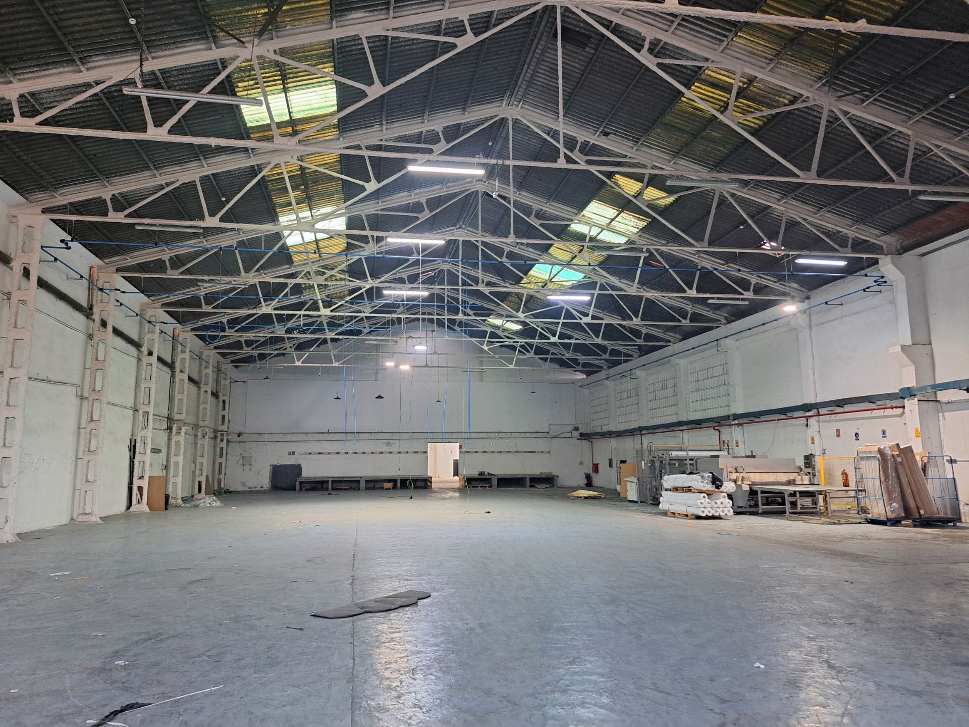 Nau industrial de lloguer en L'Hospitalet de Llobregat
