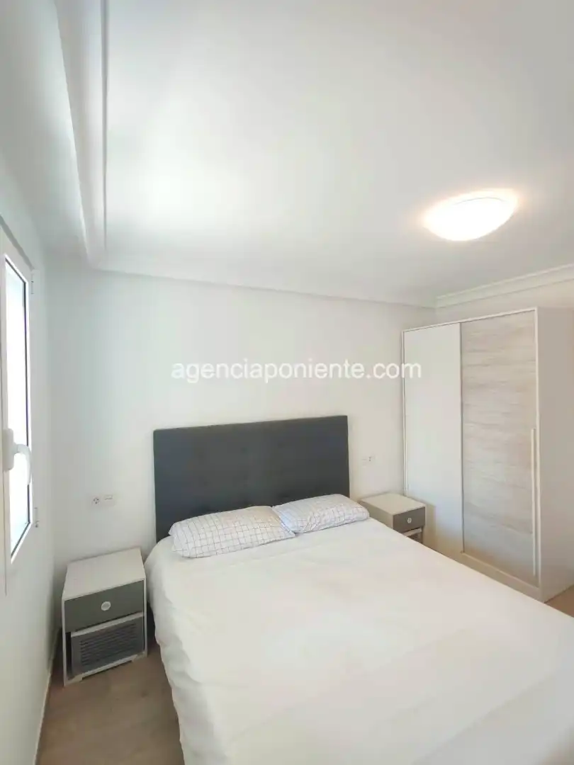 Bedroom of Flat for rent in Benidorm  with Air Conditioner, Heating and Terrace