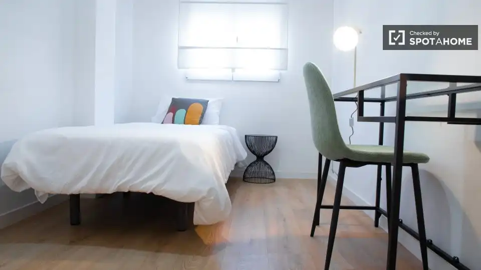 Room in Juan de la Cierva