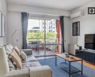 Living room of Flat to rent in  Barcelona Capital  with Air Conditioner, Heating and Furnished