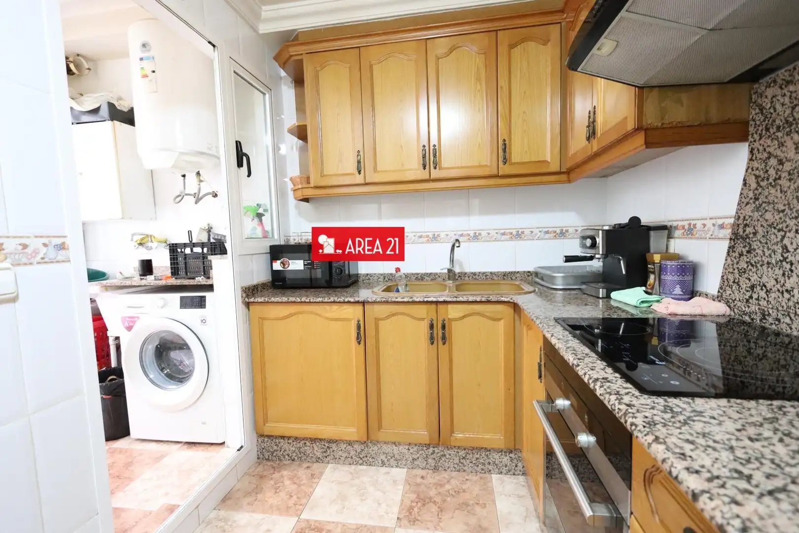 Cocina de Piso en venta en La Pobla de Vallbona con Trastero y Balcón